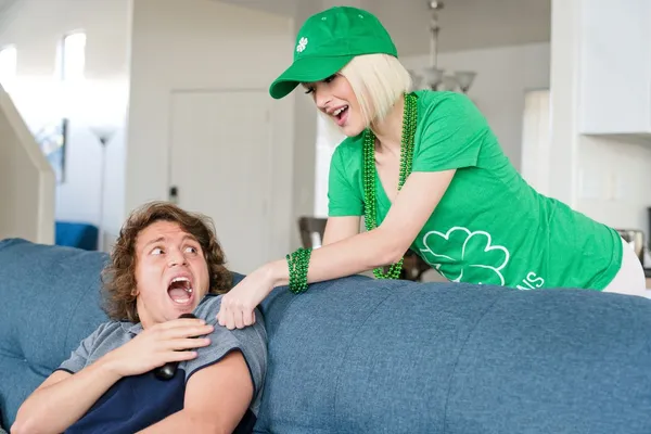 điều bất ngờ đến từ cô em họ – jessie saint